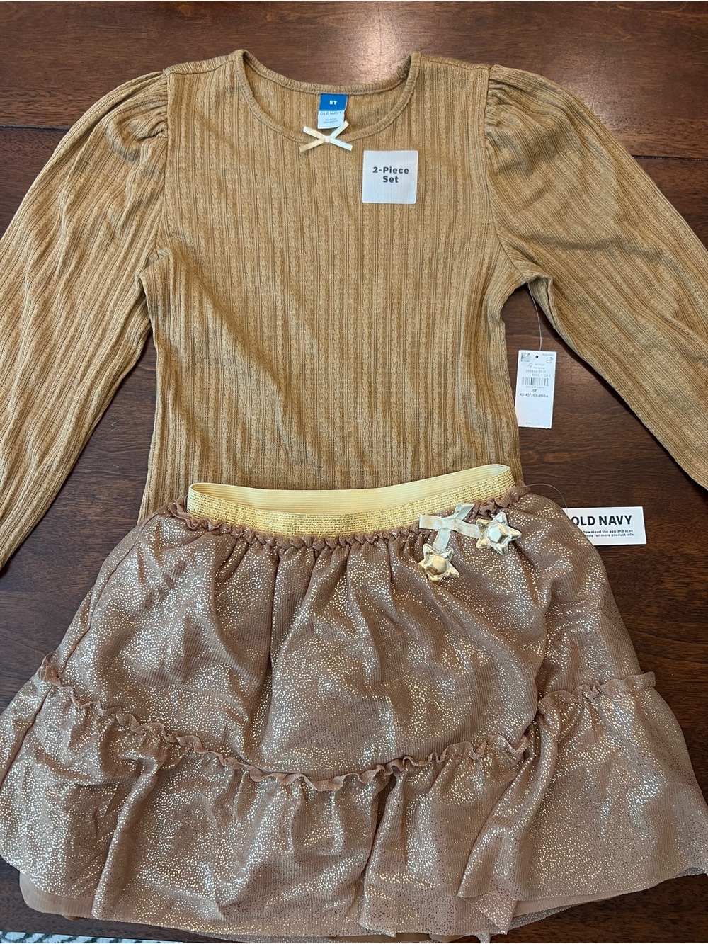 Toddler Girl 5T 2-Piece Outfit Set Holiday Gold Shimmer Skirt & Long Sleeve